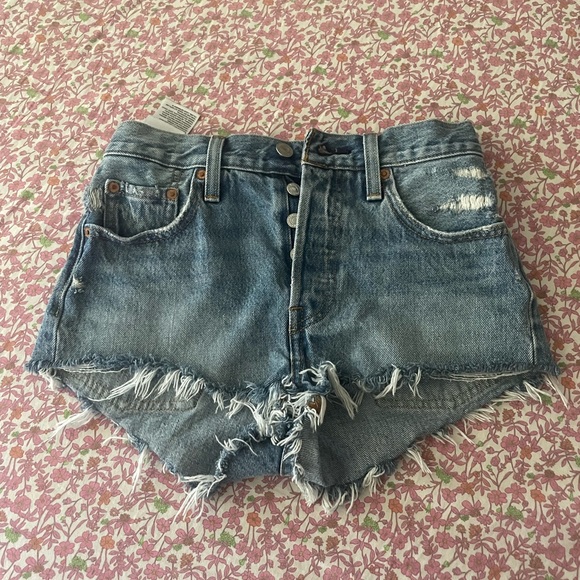 Levi’s 501 Cutoff Shorts - Picture 8 of 10